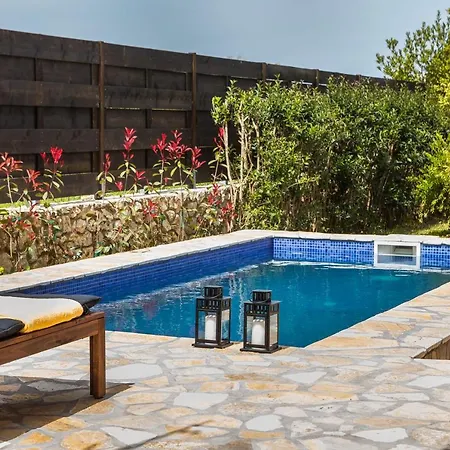 Aniso Villa *