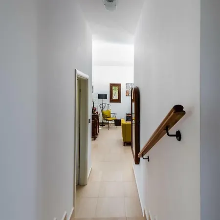 Aniso Villa *